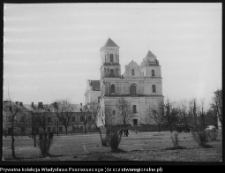 R&oacute;żanystok, kości&oacute;ł