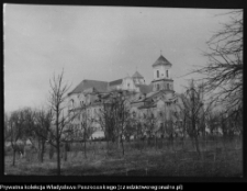 R&oacute;żanystok, widok na kości&oacute;ł i klasztor