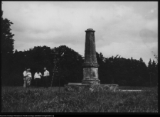 Białowieża, obelisk upamiętniający polowanie z udziałem Augusta III