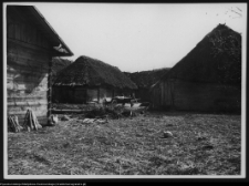 Miłkowice-Maćki, chaty drewniane