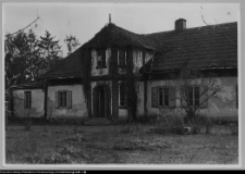 Ostrożany, dw&oacute;r