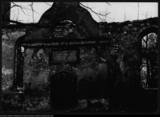 Gołdap, widok na kruchte kościoła gotyckiego