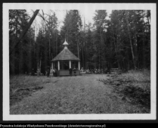 Krynoczka, kapliczka z 1848 r. ze źr&oacute;dełkiem &bdquo;Świętej Wody&rdquo;