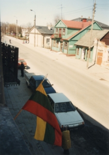 Sejny, ul. Piłsudskiego. Kolekcja fotografii dokumentalnej – Polska. Pogranicze polsko-litewskie. [Dokument ikonograficzny]