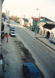 Sejny, ul. Piłsudskiego. Kolekcja fotografii dokumentalnej – Polska. Pogranicze polsko-litewskie. [Dokument ikonograficzny]