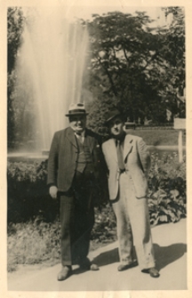 Człowiek Pogranicza 2006 - Bohdan Osadczuk z ojcem w Krakowie. „Kolekcja fotografii dokumentalnej – Ukraina”. [Dokument ikonograficzny]