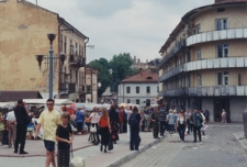 Drohobycz, ulica „Jarmarczna”, w tle synagoga – dawna ulica „Sklepów cynamonowych” Bruno Schulza. „Kolekcja fotografii dokumentalnej – Ukraina”. [Dokument ikonograficzny]