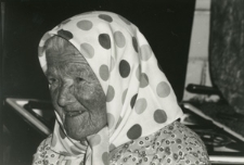 Spotkanie. Wykonane podczas podróży do wiosek polskich nad Bugiem. Kolekcja fotografii dokumentalnej – Losy posłuchane. Wioski pogranicza polsko-ukraińskiego w Polsce nad Bugiem. [Dokument ikonograficzny]