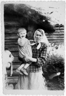 Białoruś. Wieś Serafiny. Fotografia z albumu rodzinnego Malwiny Mikuć (ur. 1920). Kolekcja fotografii archiwalnej – Losy posłuchane - Białoruś. [Dokument ikonograficzny]