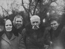 Białoruś. Wieś Katawicze. Fotografia z albumu rodzinnego Reginy (ur. 1910) i Stanisławy (ur. 1930) Pyszyńskich. Kolekcja fotografii archiwalnej – Losy posłuchane - Białoruś. [Dokument ikonograficzny]