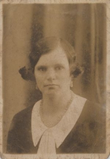 Białoruś. Wieś Katawicze. Fotografia z albumu rodzinnego Reginy (ur. 1910) i Stanisławy (ur. 1930) Pyszyńskich. Kolekcja fotografii archiwalnej – Losy posłuchane - Białoruś. [Dokument ikonograficzny]