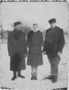 Białoruś. Wieś Katawicze. Fotografia z albumu rodzinnego Reginy (ur. 1910) i Stanisławy (ur. 1930) Pyszyńskich. Kolekcja fotografii archiwalnej – Losy posłuchane - Białoruś. [Dokument ikonograficzny]