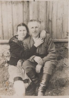 Białoruś. Wieś Markucie. Fotografia z albumu rodzinnego Bernardy Połujan. Kolekcja fotografii archiwalnej – Losy posłuchane - Białoruś. [Dokument ikonograficzny]