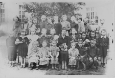 Białoruś. Wieś Ładyga. Fotografia z albumu rodzinnego Stanisławy Trusiłło (ur. 1925, Wasiliszki)