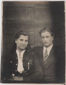 Białoruś. Wieś Arcisze. Fotografia z albumu rodzinnego Władzi Kirwiel (ur. 1926). Kolekcja fotografii archiwalnej – Losy posłuchane - Białoruś. [Dokument ikonograficzny]