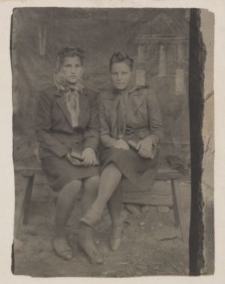 Białoruś. Wieś Arcisze. Fotografia z albumu rodzinnego Władzi Kirwiel (ur. 1926). Kolekcja fotografii archiwalnej – Losy posłuchane - Białoruś. [Dokument ikonograficzny]