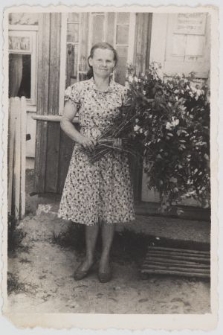 Białoruś. Wieś Serafiny. Fotografia z albumu rodzinnego Malwiny Mikuć (ur. 1920). Kolekcja fotografii archiwalnej – Losy posłuchane - Białoruś. [Dokument ikonograficzny]