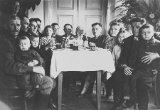 Białoruś. Wieś Piaskowce. Fotografia z albumu rodzinnego Juliana Czapli (ur.1921). Kolekcja fotografii archiwalnej – Losy posłuchane - Białoruś. [Dokument ikonograficzny]