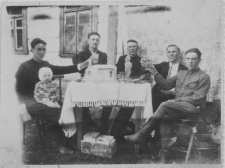 Białoruś. Wieś Piaskowce. Fotografia z albumu rodzinnego Juliana Czapli (ur.1921). Kolekcja fotografii archiwalnej – Losy posłuchane - Białoruś. [Dokument ikonograficzny]