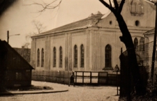 Sejny, ul. Piłsudskiego. Synagoga Kolekcja fotografii dokumentalnej – Polska. Pogranicze polsko-litewskie. [Dokument ikonograficzny]