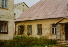 Sejny, ul. Ogrodowa. Budynek Starej Poczty Polskiej. Obecnie Dom Pogranicza. Kolekcja fotografii dokumentalnej – Polska. Pogranicze polsko-litewskie. [Dokument ikonograficzny]