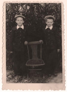 Białoruś. Wieś Piaskowce. Fotografia z albumu rodzinnego Juliana Czapli (ur. 1921). Kolekcja fotografii archiwalnej – Losy posłuchane - Białoruś. [Dokument ikonograficzny]