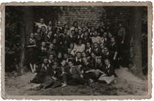 Zdjęcie klasowe uczniów Szkoły Ćwiczeń, ul. Warszawska, Białystok, 1948 r.