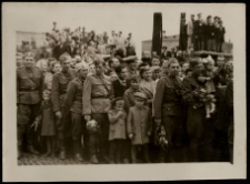 Powrót żołnierzy 2. Podlaskiej Brygady Korpusu Bezpieczeństwa Wewnętrznego z manewrów, Białystok 1954 r.