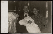 Mirosław Szumski z rodzicami, ul. Mickiewicza, Białystok, 1930 r.