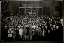 Choinka szkolna dla dzieci policjantów, róg ul. Warszawskiej i Monopolowej, Białystok, 1935 r.