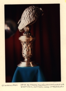 Urna na prochy Polaków pomordowanych w Katyniu, Ostaszkowie i Starobielsku autorstwa Stanisława Wakulińskiego, XX w.