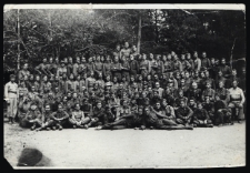 Kompania białostockich szkół średnich na obozie Przysposobienia Wojskowego w Grondziczach koło Grodna, lata 30. XX w.