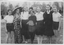 Pierwszy Dzień Wiosny, boisko Szkoły Podstawowej nr 10, ul. Słonimska, Białystok, lata 50. XX w.