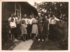Spotkanie rodziny i znajomych, ul. Piasta 91, Białystok, 1941 r.