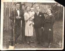 Zdjęcie rodzinne Szlisermanów w ogrodzie, ul. Spacerowa 60, Białystok, 1933 r.