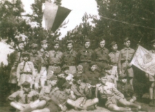 8. Drużyna Harcerzy im. Króla Władysława Jagiełły przy Powszechnej Szkole nr 10 przy ul. Słonimskiej, Białystok, lata 40. XX w.