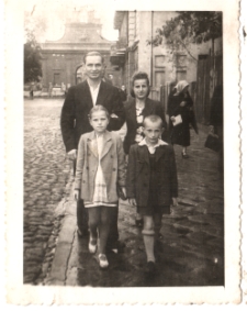 Spacer po ul. Żwirki i Wigury, Białystok, 1946 r.