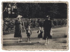 Rodzinny spacer, Park Planty, Białystok, lata 30. XX w.