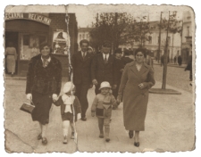 Rodzinny spacer, Białystok, lata 30. XX w.