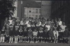 Uczniowie klasy II b Szkoły Podstawowej nr 5, ul. Pałacowa, Białystok,1967 r.