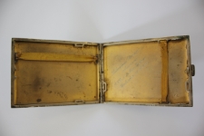 Papierośnica podarowana Henrykowi Sowińskiemu (ówczesnemu staroście Wadowickiemu), 10 listopada 1935 r.