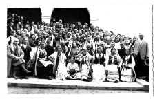 Zdjęcie grupowe, Henryk Sowiński siedzi w drugim rzędzie, piąty od prawej strony, lata 20-30. XX w.