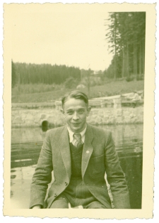 Romuald Miller na zaporze wodnej, Karpacz, 12 maja 1948 r.