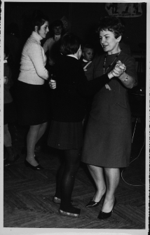 Choinka dla pracowników Fabryki Przyrządów i Uchwytów, świetlica zakładowa, ul. Łąkowa 3, Białystok, lata 70. XX w.