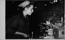 Eugenia Kalinowska w Fabryce Przyrządów i Uchwytów, ul. Łąkowa 3, Białystok, 1956 r.