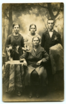 Zdjęcie rodzinne wykonane w atelier fotograficznym, Białystok