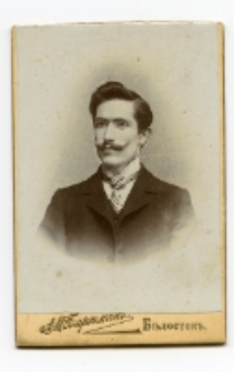 Portret mężczyzny, zdjęcie wykonano w atelier fotograficznym, ul. Kilińskiego 16, Białystok, 1896-1904 r. Fot. Wolfgang A. Bartmann