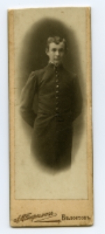 Portret mężczyzny, zdjęcie wykonano w atelier fotograficznym, ul. Kilińskiego 16, Białystok, 1896-1904 r. Fot. Wolfgang A. Bartmann