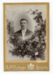 Portret mężczyzny, zdjęcie wykonano w atelier fotograficznym, ul. Kilińskiego 16, Białystok, 1896-1904 r. Fot. Wolfgang A. Bartmann