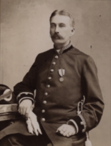 Józef Rymiński, zdjęcie portretowe wykonane w atelier fotograficznym, pierwsza połowa lat 20. XX w.